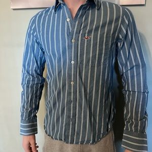 Hollister Men’s Small Blue and White Striped Button Down